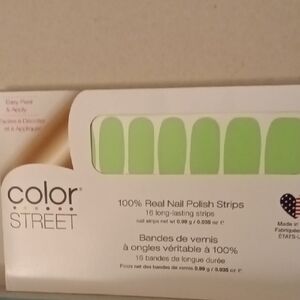 Color Street Green Nail Polish Strips (Kilowatt)